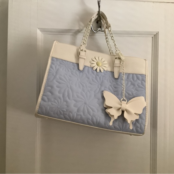 Betsey Johnson Blue XOBECA quilted blue and cream daisy butterfly tote - Picture 6 of 12